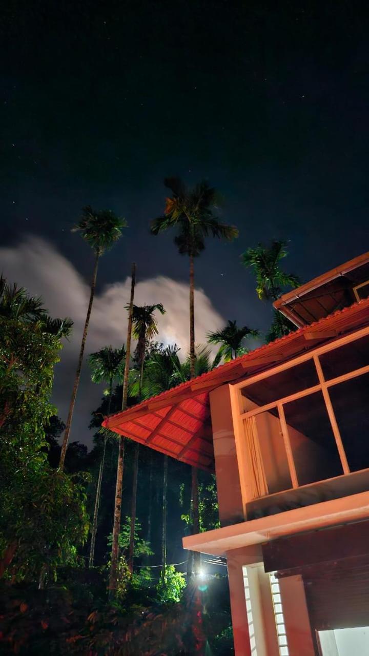 Coorg Divine Spark Home Stay Suntikoppa Ngoại thất bức ảnh