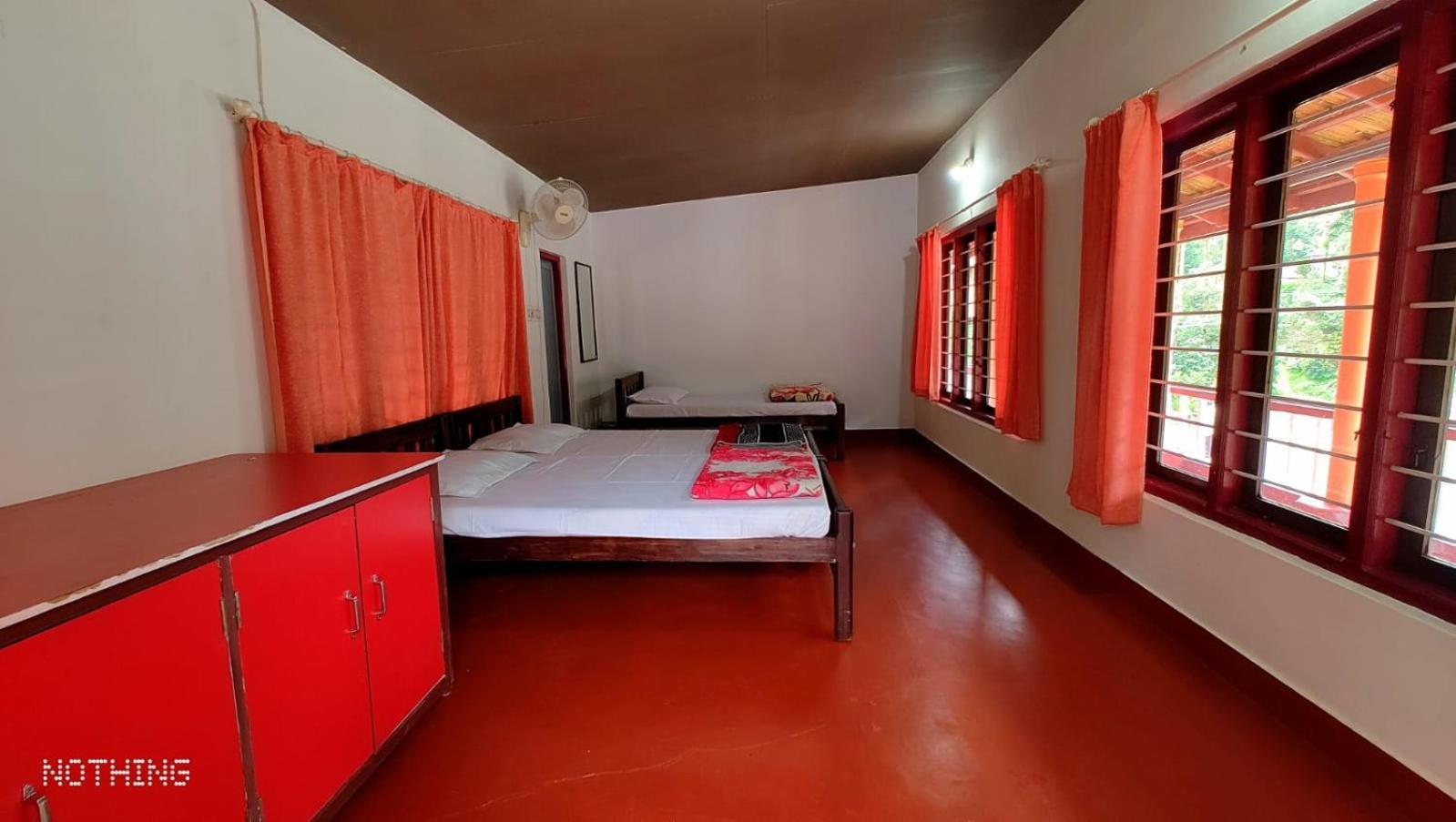 Coorg Divine Spark Home Stay Suntikoppa Ngoại thất bức ảnh