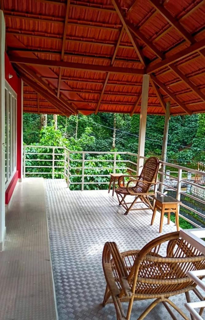 Coorg Divine Spark Home Stay Suntikoppa Ngoại thất bức ảnh