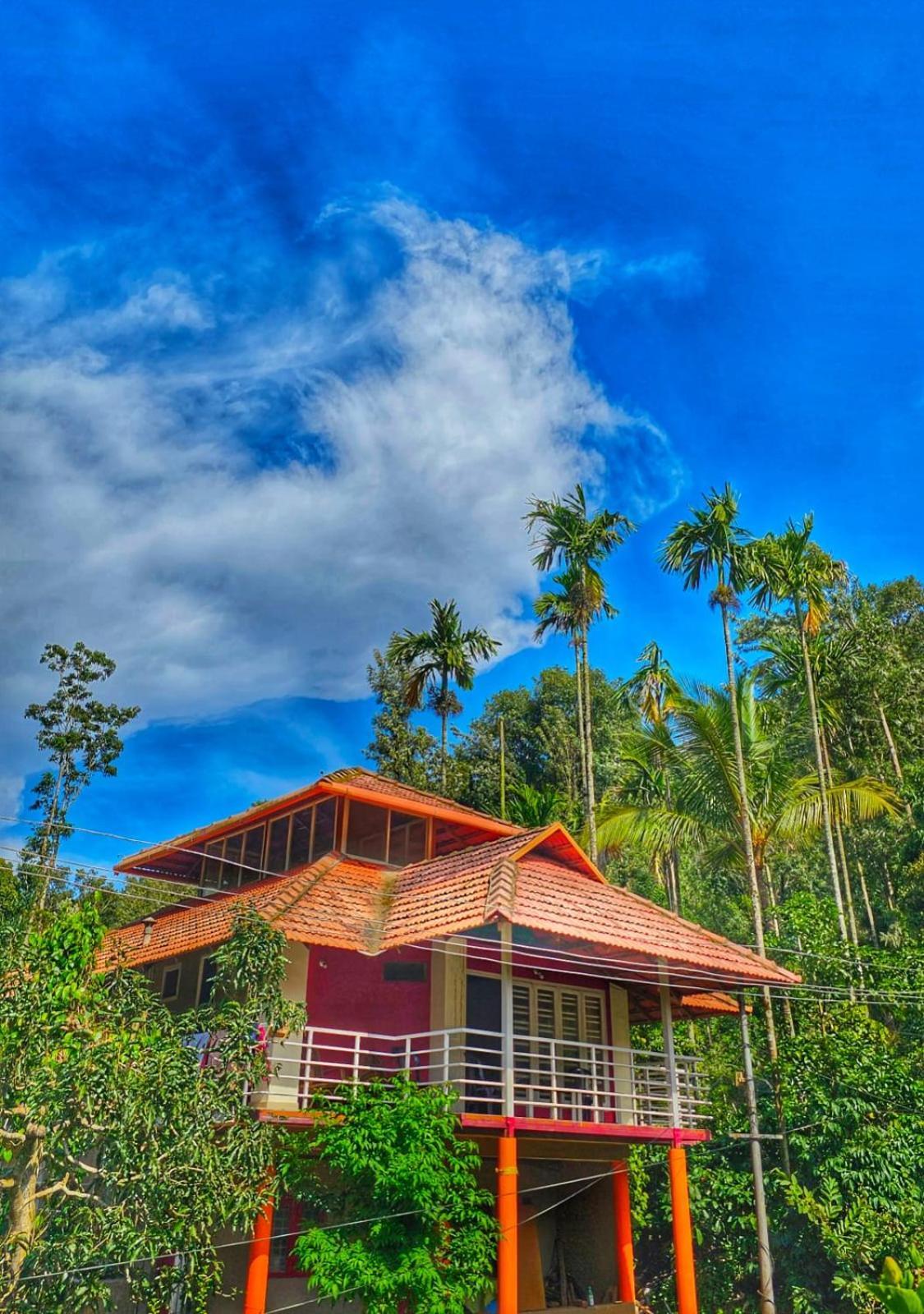 Coorg Divine Spark Home Stay Suntikoppa Ngoại thất bức ảnh