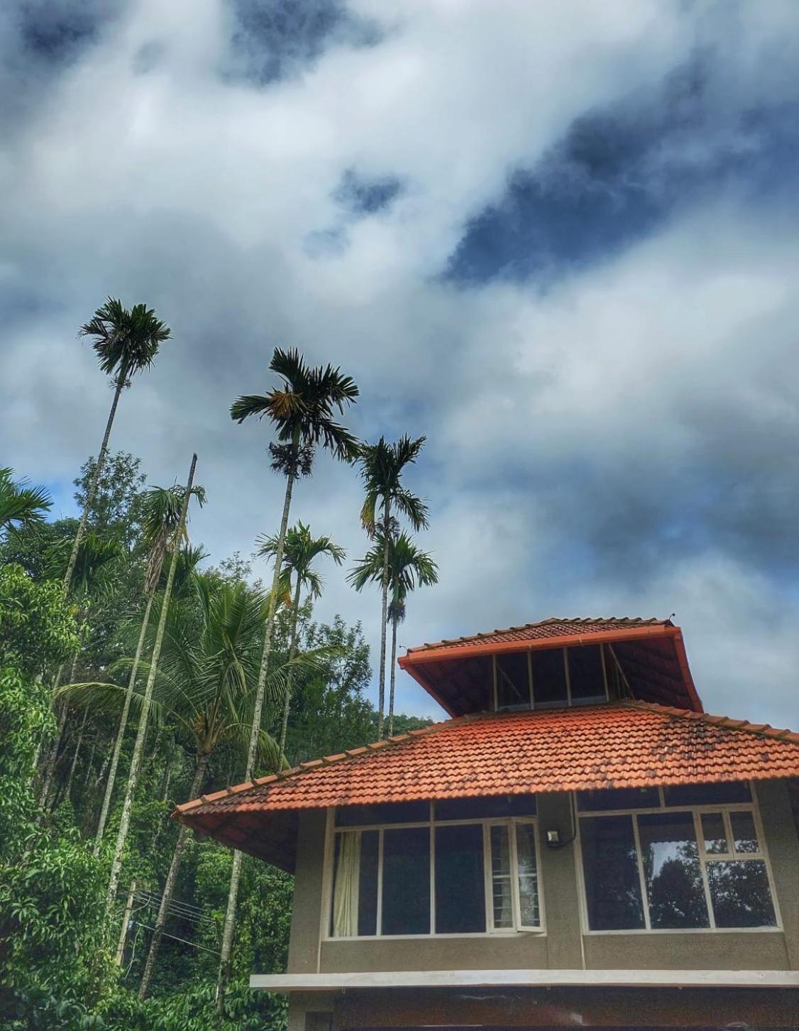 Coorg Divine Spark Home Stay Suntikoppa Ngoại thất bức ảnh